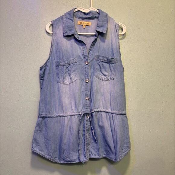 Democracy Tops - ⭐️ 3/$21 ⭐️ Democracy Women’s Blue Button Down Relaxed Sleeveless Top Size M